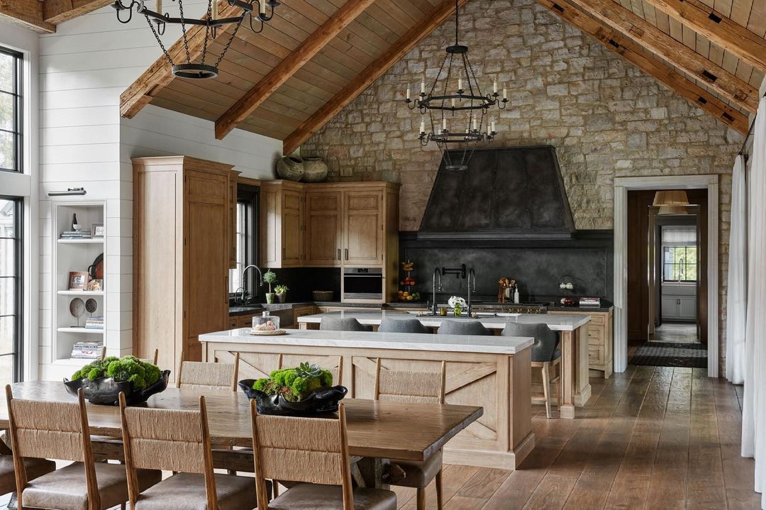 Frank Ponterio Farmhouse Kitchen189560407_479087076659754_8811631599155371076_n