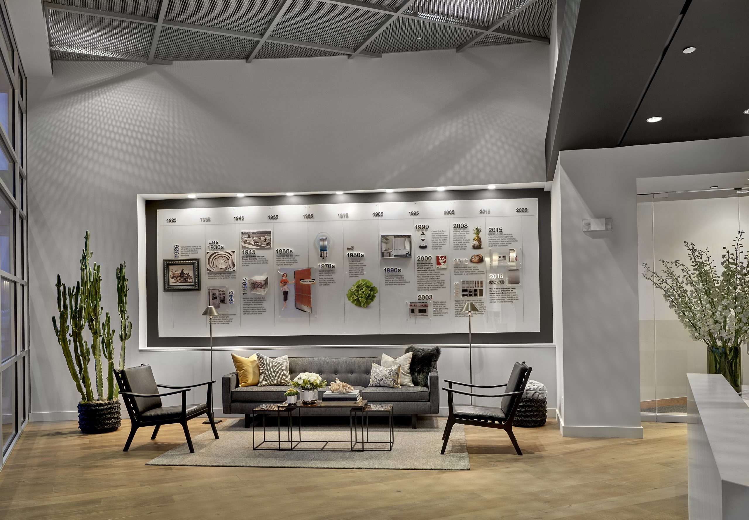 Glendale Hgts showroom_001