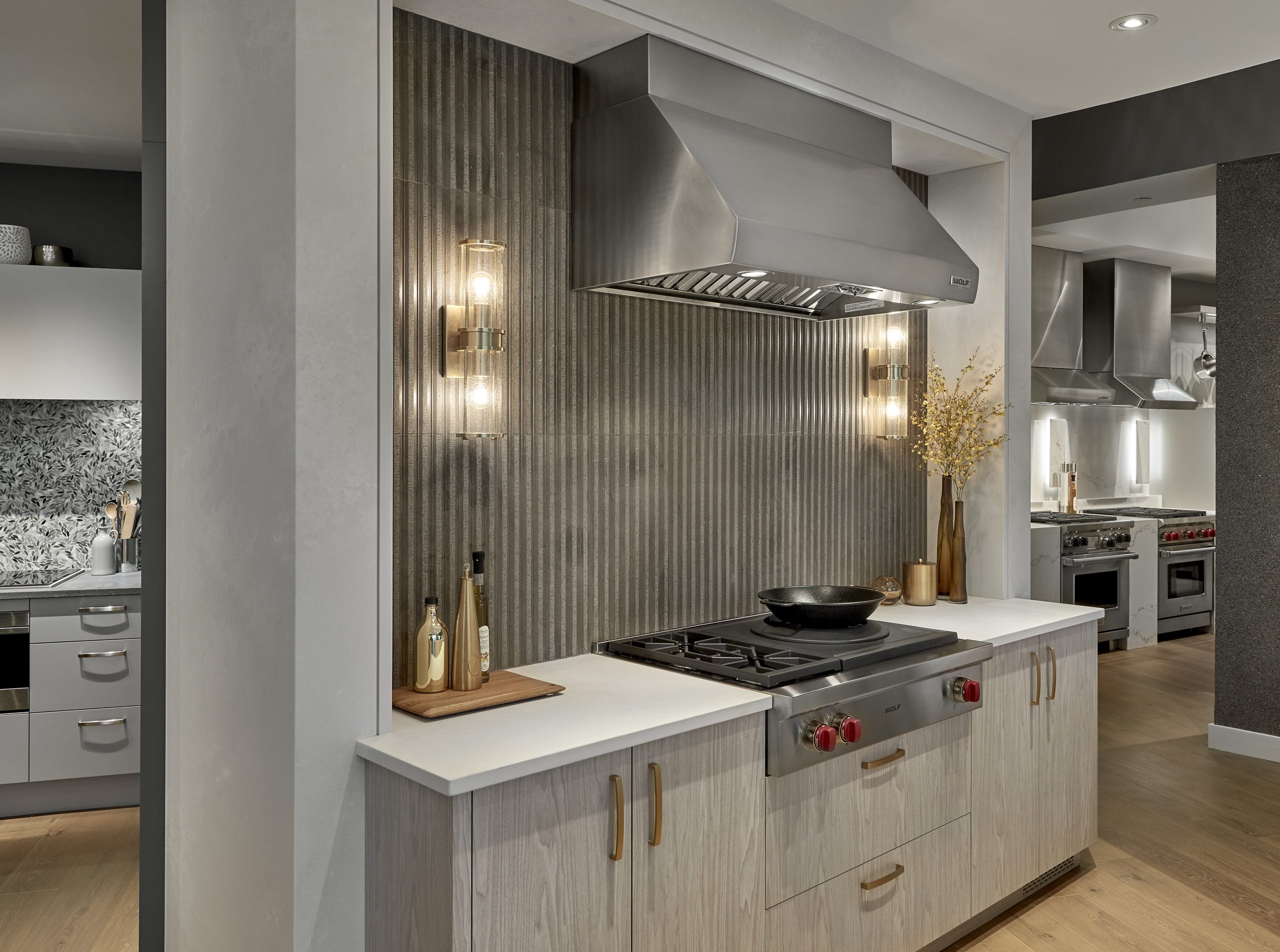 Glendale Hgts showroom_005