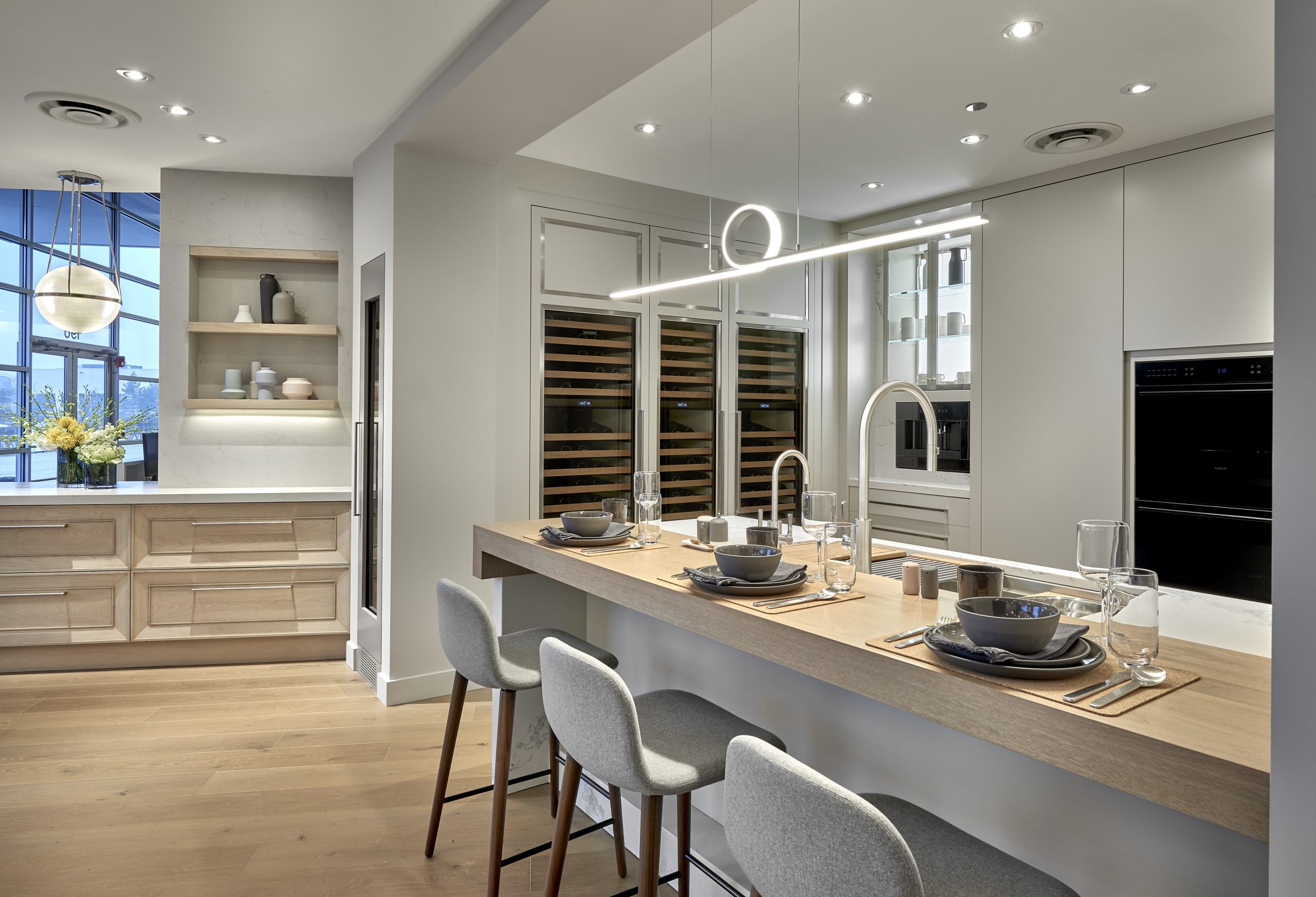 Glendale Hgts showroom_006