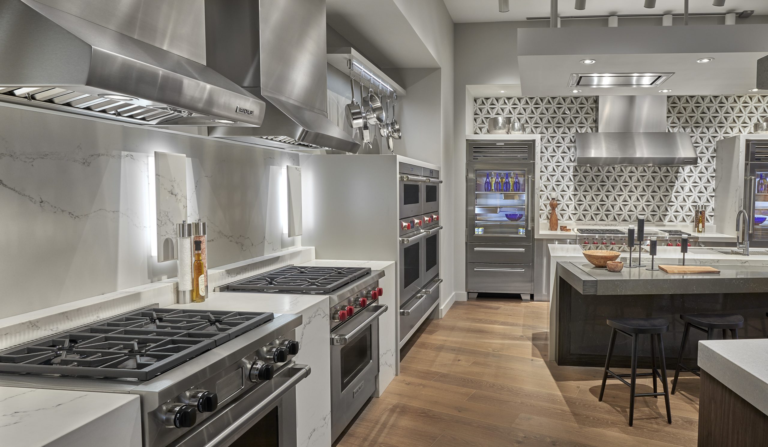 Glendale Hgts showroom_009