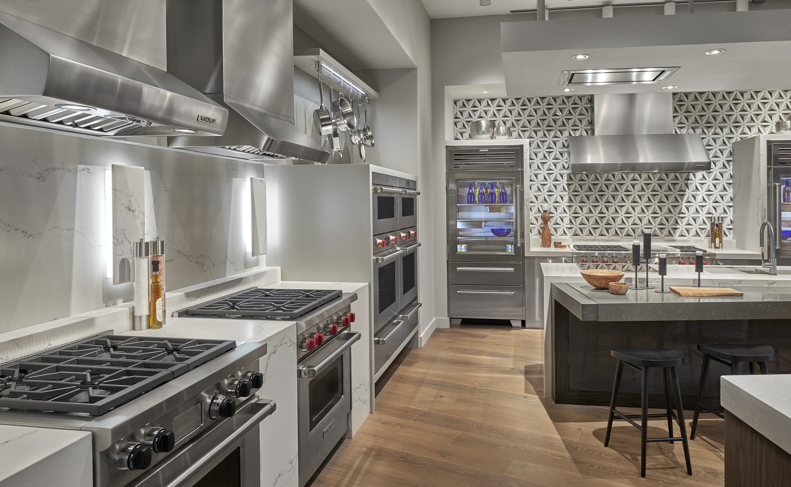 Glendale Hgts showroom_009v2