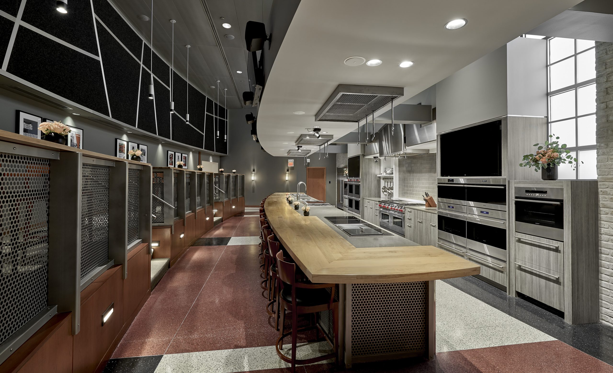 Glendale Hgts showroom_014